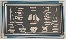 Vitrine 16 noeuds marins et un