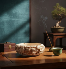 Cendrier Sculpté en Résine Style Ivoire Ancien | Plateau Bijoux Détaillé Floral