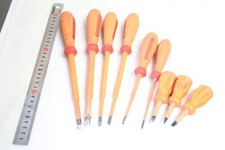 Occasion : Lot de 9 Tournevis isolés 1000V plats de marque DERANCOURT