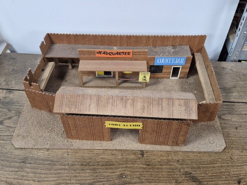 Jouet ancien fort - fort, pour