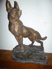 statuette en régule signée L. CARVIN CHIEN DE BERGER art déco 1920 50 cm x 37 cm