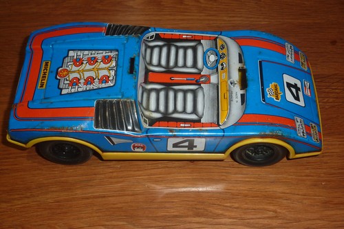 Voiture course tôle - en,