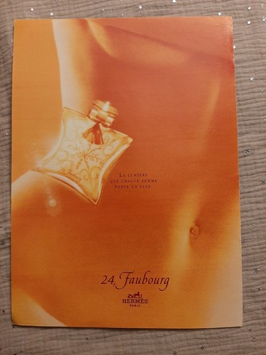 Publicité papier parfum - publicité,