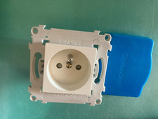 Prise 2P+T Alombard Alvais ALB