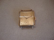 XXL Tres belle montre -WINSOR- Homme carrée plaqué or verre tonneau