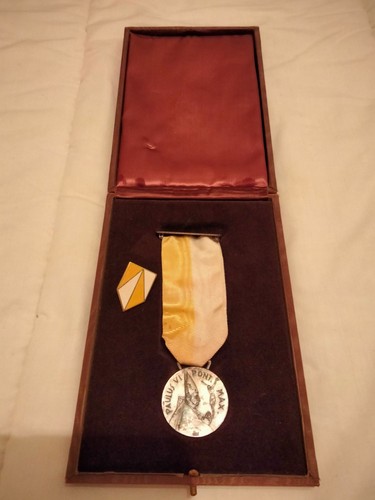 Medaille decoration dans - dans, son