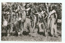 NOUVELLE CALEDONIE  DANSE DE GUERRE  LE PILOU PILOU