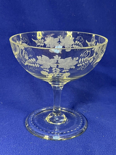 Grande coupe sur pied - pied, en