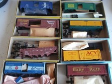 USA LOT DE 8 WAGONS DIVERSES