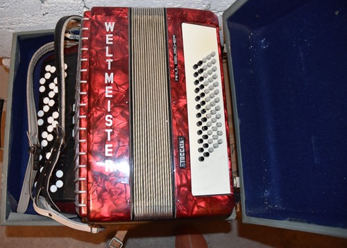 Accordéon chromatique à - ,