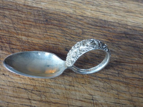Cuillère pour bébé skirk - cuillère,