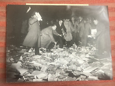 AUTODAFE PHOTO DE PRESSE ANTI VICHYSTE LIBRAIRIE RUE CUJAS 9/2/1949 REALISME