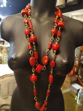 Collier Sautoir Bijoux Fantaisie en Corail Imitation et Métal Doré ,  Ancien.