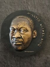 MEDAILLE BRONZE MAT 1969 MARTIN LUTHER KING + BOITE / 67mm 183g