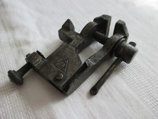 ancien étau d'horloger