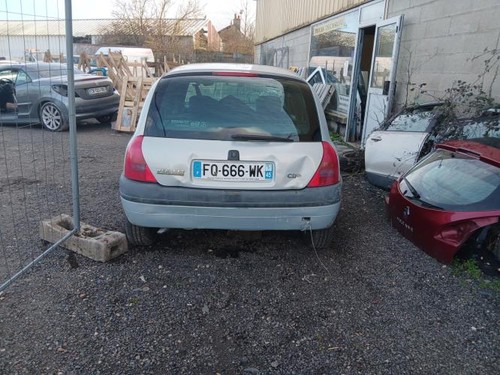Moyeu avant droit - , clio