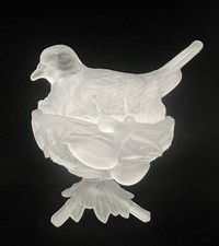 Sucrier Vallerysthal – Oiseau sur son nid – Verre pressé moulé dépoli– Début XXᵉ