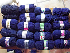 Lot de pelotes de laines