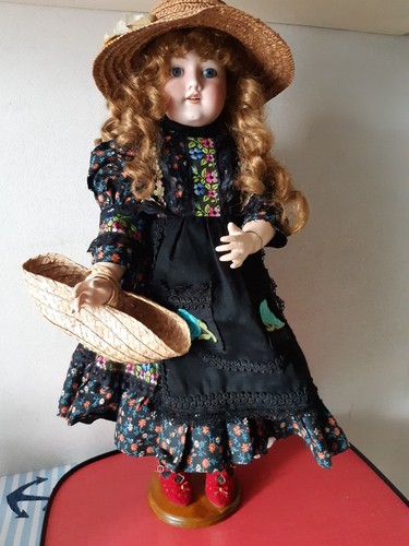 Belle poupée ancienne - poupée,