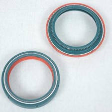 Cache poussière de fourche