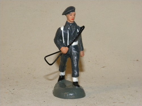 Figurine composition durso - figurine, en