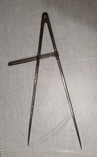 Outil Ancien - Grand Compas en Fer Forgé  de Tailleur De Pierre, Charpentier ?