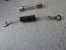 KIT REPARATION MICRO ONDE    : DIODE CL01 12 + FUSIBLE 0.8A  5KV   NEUF