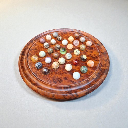 Jeu solitaire loupe de - en,