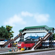 Passerelle couverte pour