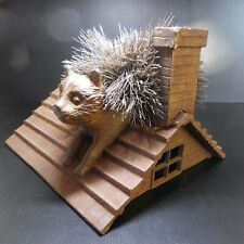 Hérisson gratte pied