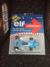 Voiture de course rétro 1:53