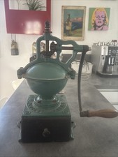 ANCIEN MOULIN DE COMPTOIR EN FONTE PEUGEOT FRÈRES XIX SIÈCLE