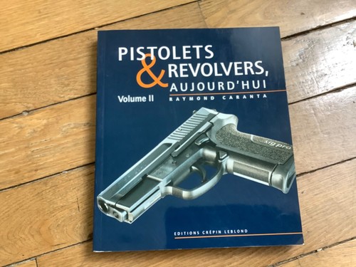 Livre pistolets revolvers - pistolets,