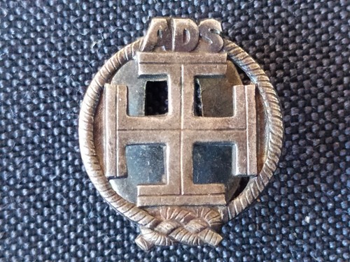 Scoutisme ancien insigne des - :,