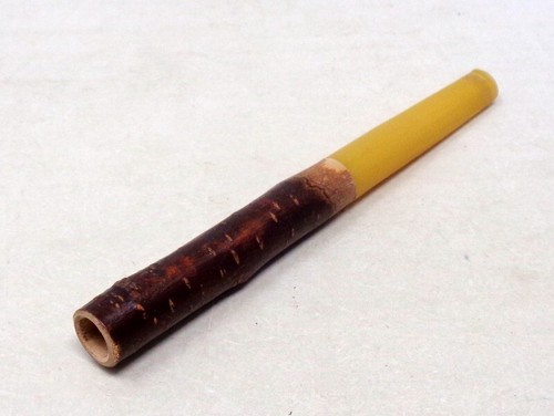 Grand fume cigarette - , en