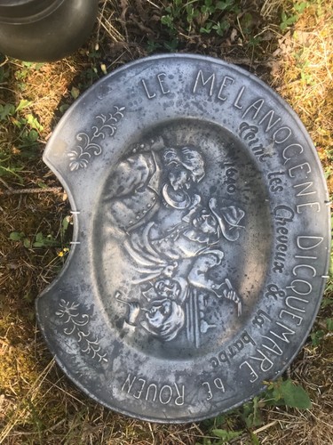 Plat barbe ancien étain - à,