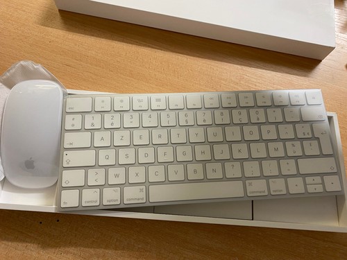 Apple ensemble neuf - apple, •