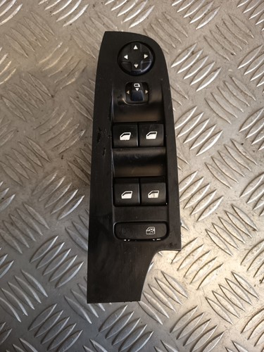 Commande bouton lève vitre