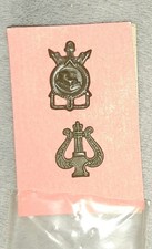 Lot de 2 insignes militaires