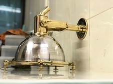 Ancienne lampe de bateau