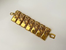 Imposant bracelet manchette