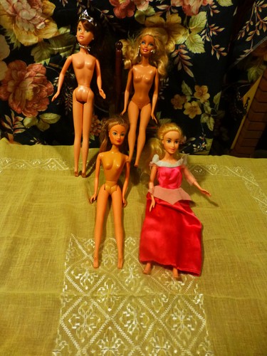 Lot 4poupées mannequin - 4poupées,