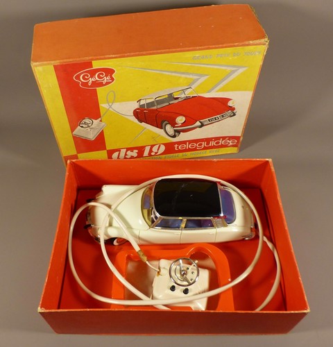 Gégé voiture teleguidee - voiture,