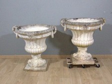 Paire de grands vases de