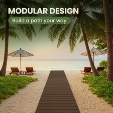 Allée de jardin en bois avec