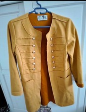  Veste Jaune Moutarde En Très Bon Etat.