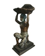 Porte Bague/Vide Poche, Nubien en bronze Vieilli des années 70/80 (No1)