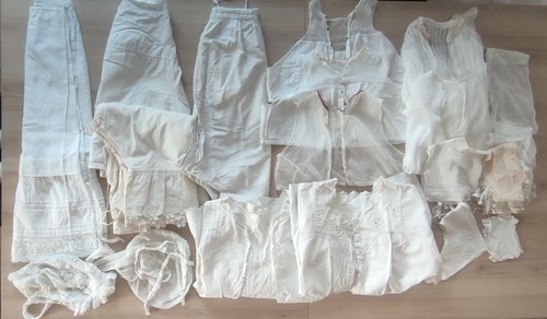 Lot anciens vêtements femme - lot,