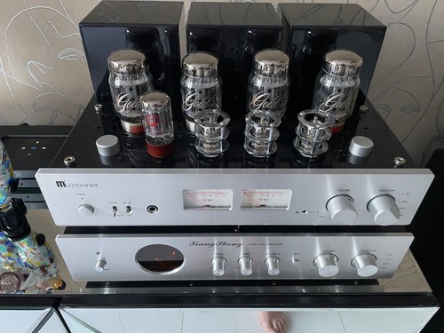 Ampli lampes plus - à,