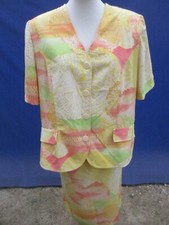 Ensemble N°8 tailleur jupe veste chemisier polyester jaune rose vert  DEVERNOIS